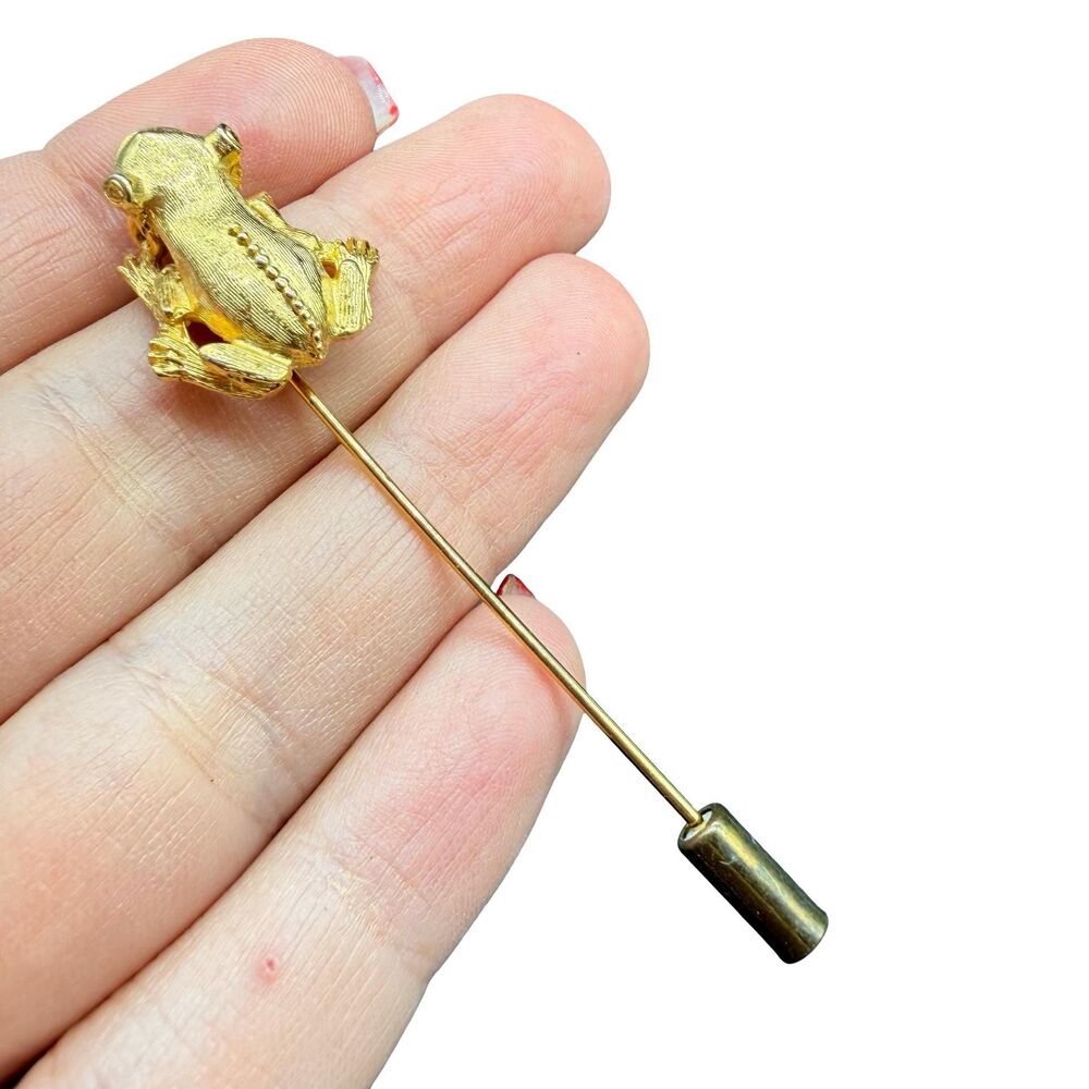 Vintage Jewelry Gold Tone Frog Stick pin brooch